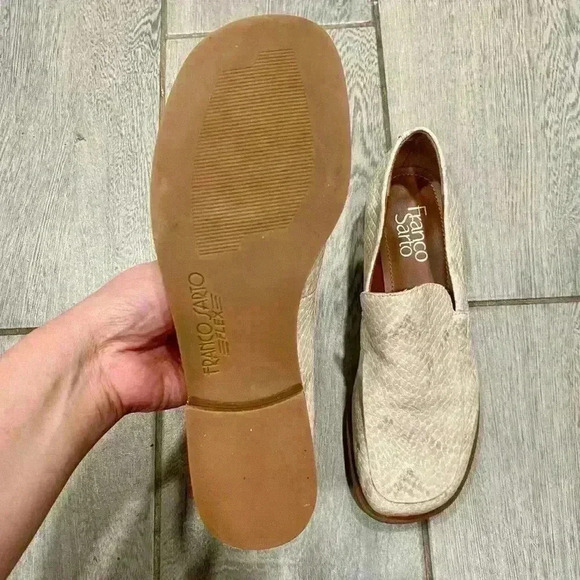 Franco Sarto Boccabling Light Beige Snakeskin Loafer Women’s Size 6.5 - Picture 3 of 7